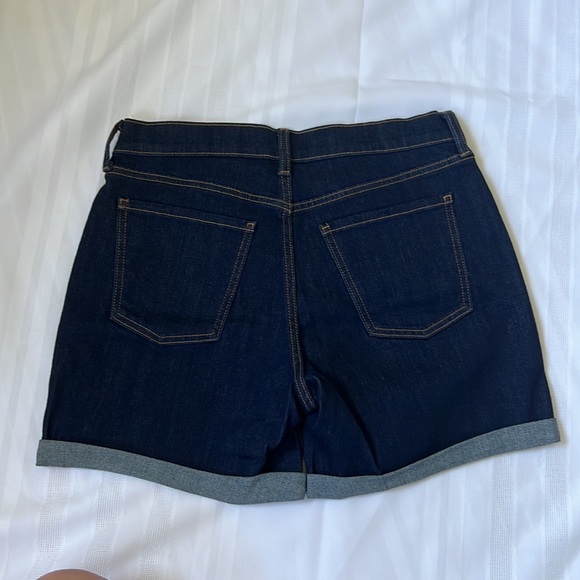 Old Navy | Size 4 Dark Wash High Rise Jean Shorts for Women with 7-inch Inseam - Picture 2 of 16